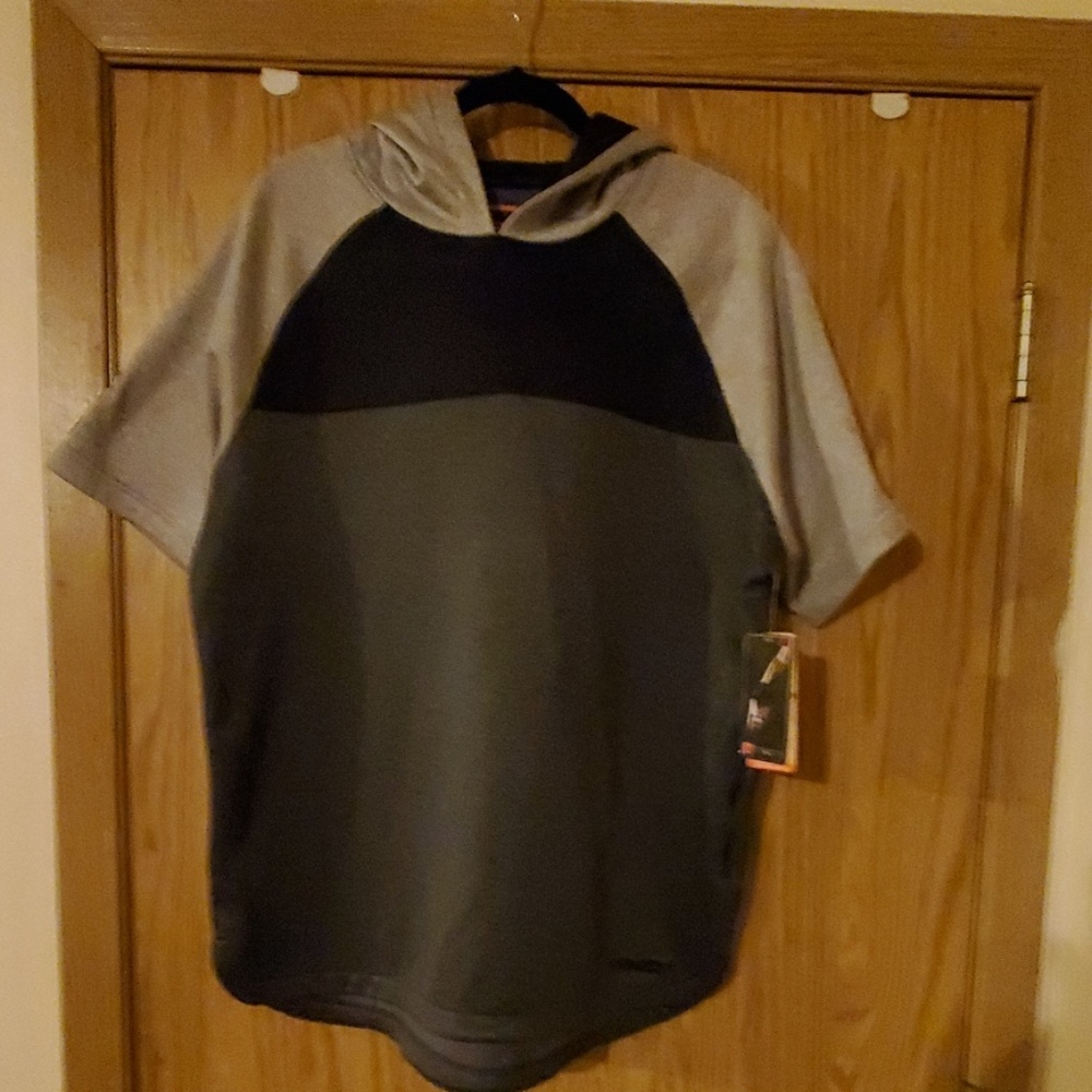 Short sleeve hoodie